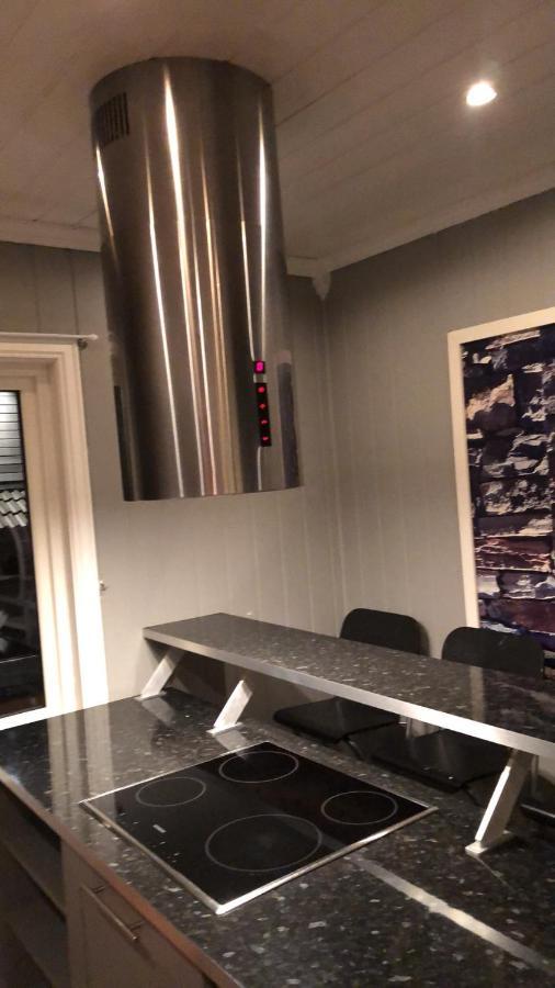 Den Gule Huset Apartment Lyngdal Luaran gambar