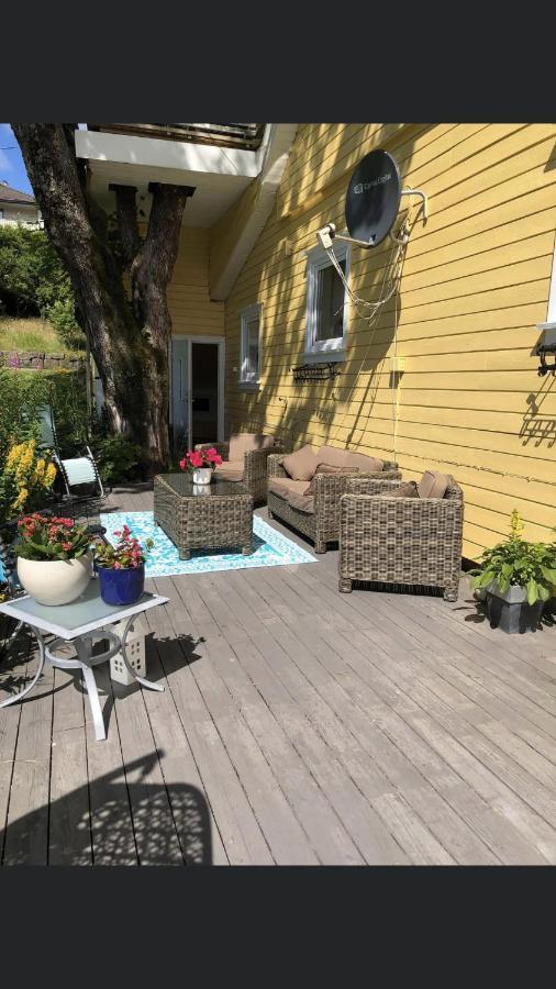 Den Gule Huset Apartment Lyngdal Luaran gambar