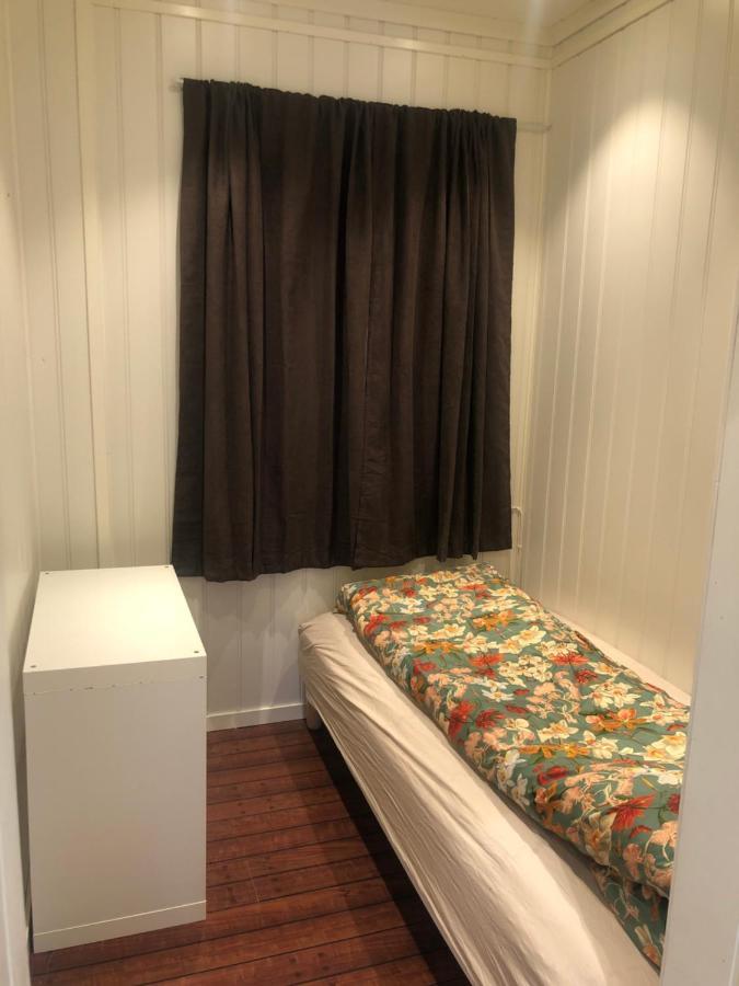 Den Gule Huset Apartment Lyngdal Luaran gambar