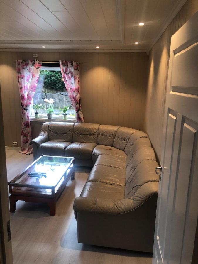 Den Gule Huset Apartment Lyngdal Luaran gambar